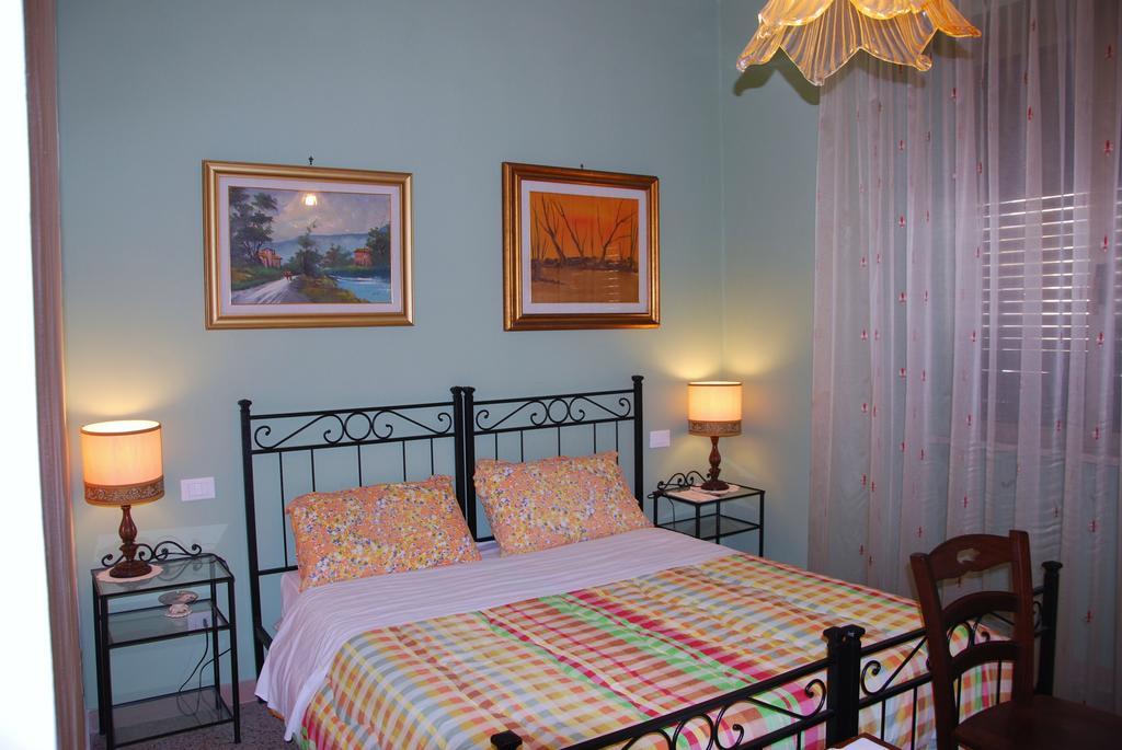 Guesthouse Stazione Pisa Centro Стая снимка